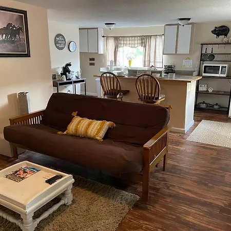 Little Piece Of The Farm Apartment